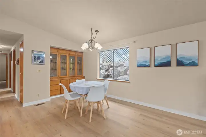 dining area off of the kitchen