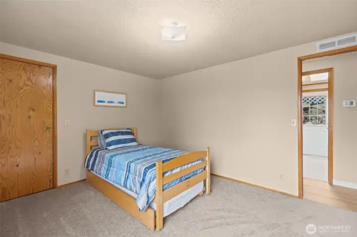 2nd bedroom with walk in closet