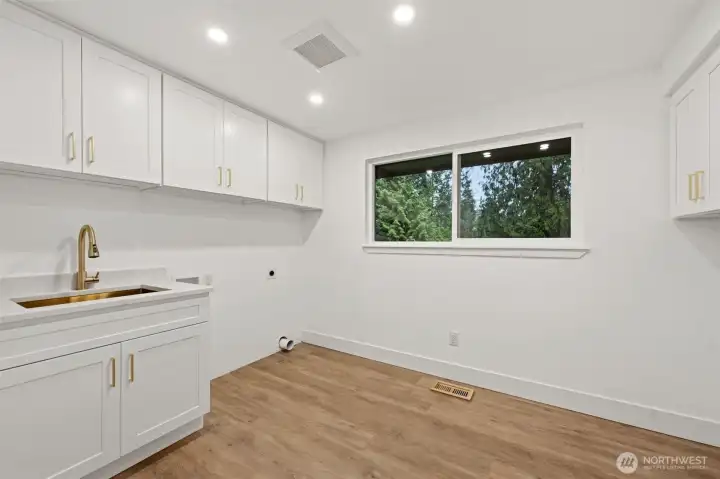 Utility room main floor
