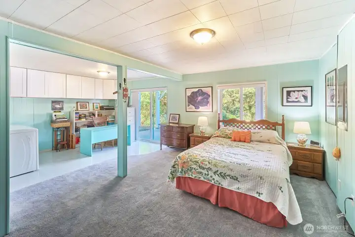Downstairs primary or guest suite