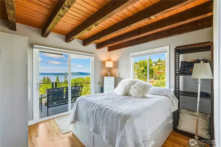 Main Level Bedroom With Access To The Deck