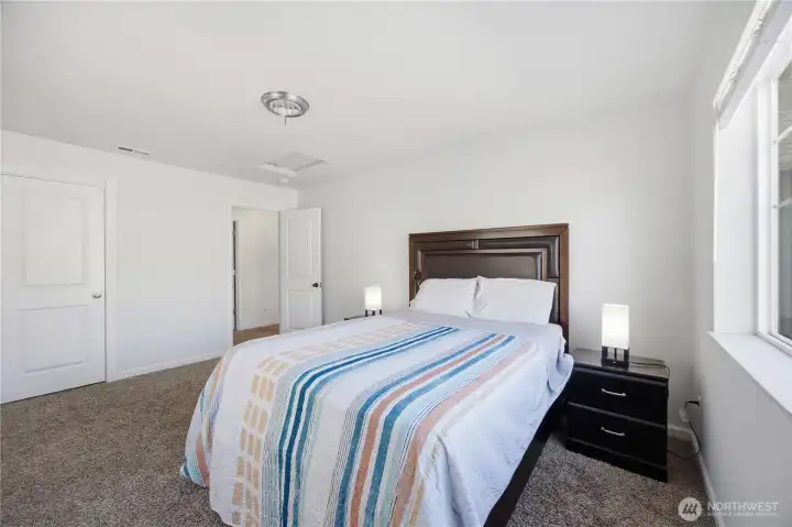 Large bedroom Large bedroom