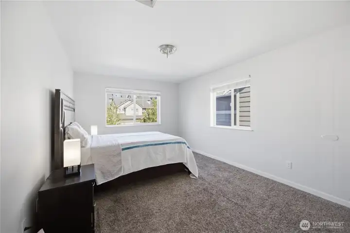 Large bedroom Large bedroom