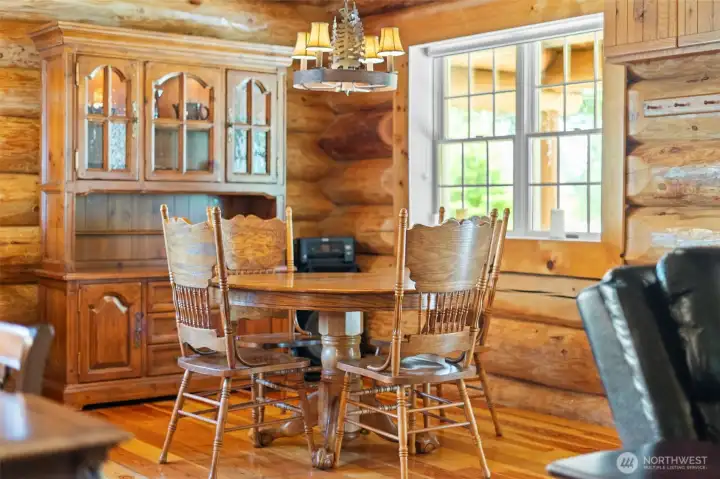 Image your quiet breakfast here while you watch a doe calmy grazing just outside your widow with her fawn close beside her.