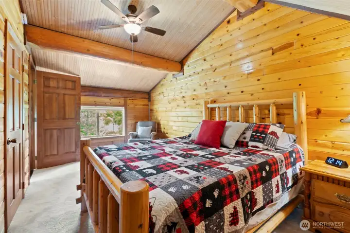 Far view of bedroom.