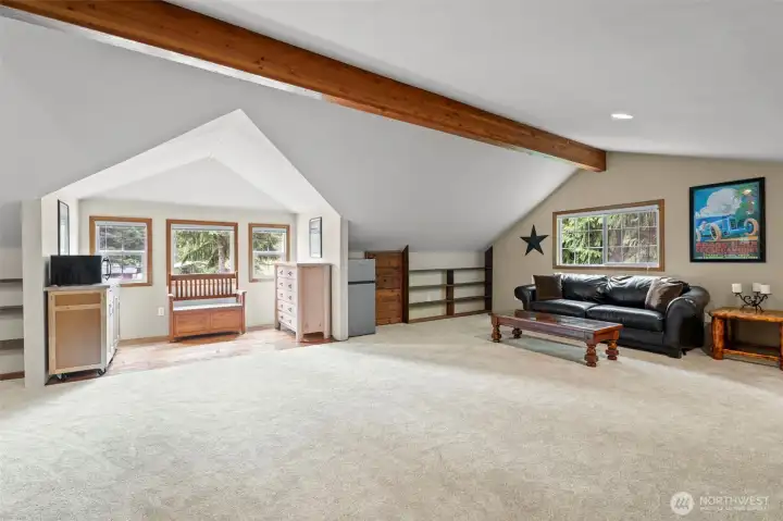 Built in shelves. Furnished with microwave and refrigerator.