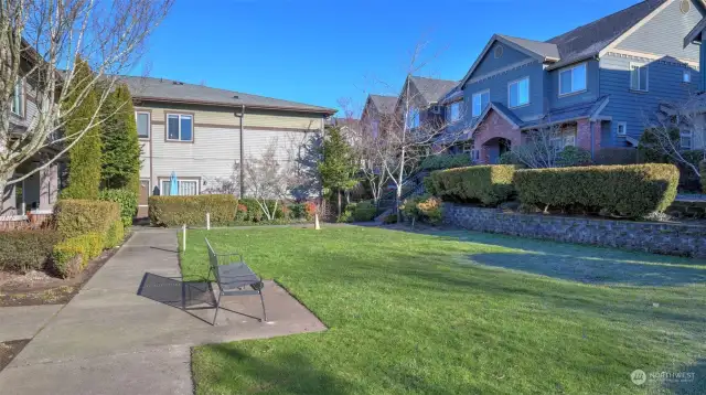 Unit overlooks the courtyard with no street noise.