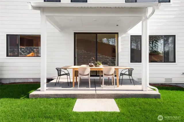 Pictures of Model Home. Not pictures of actual home. Features, colors, layout may vary.