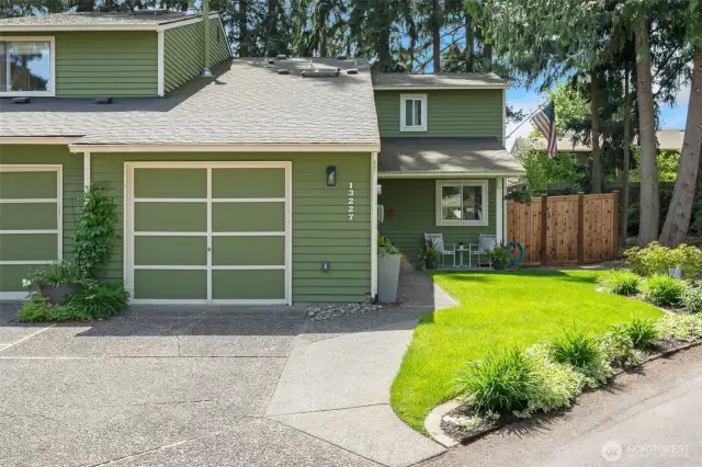 Easy entrance to garage and front door