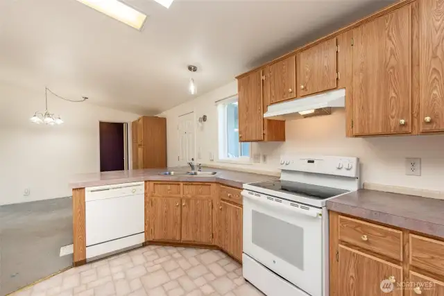 Open Kitchen/dining