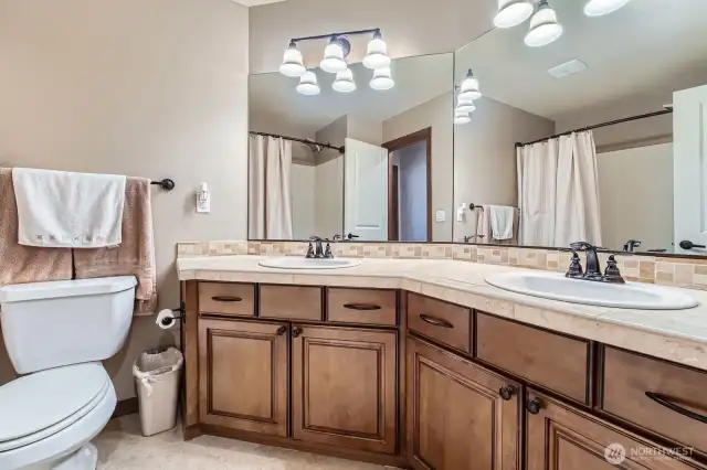 Uniquely large second bathroom for bedrooms