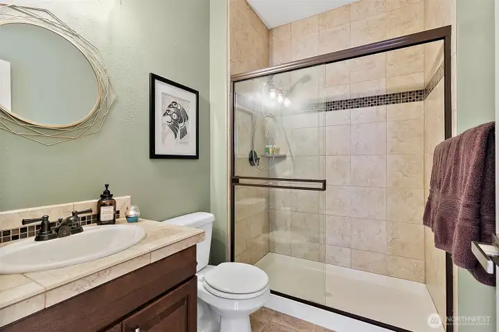 Main level 3/4 bath.