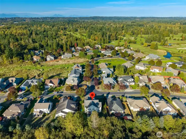 This house is located in The Greens at Loomis Trail, a gorgeous neighborhood adjacent to Loomis Trails Golf Course.