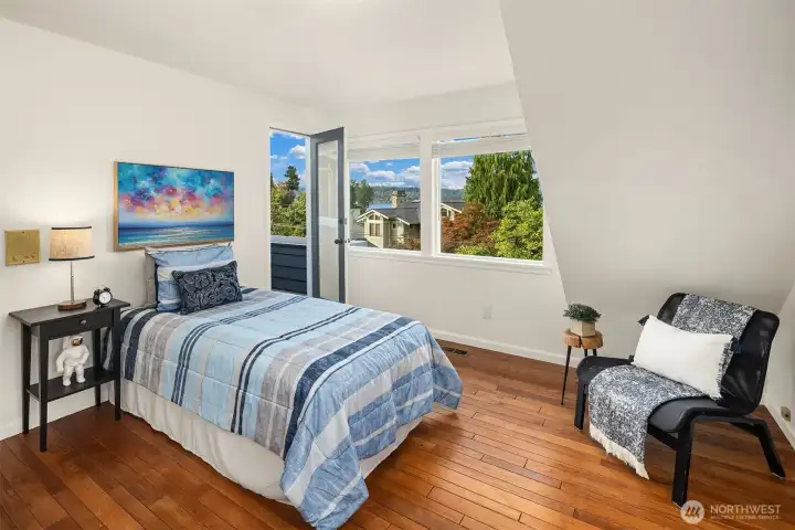 Upstairs Bedroom #2