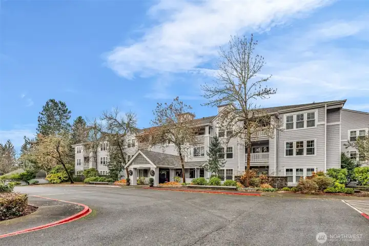 The Winthrop Building of Washington Village in premier 55+ Providence Point