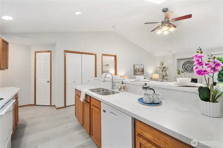 Beautiful bright kitchen.