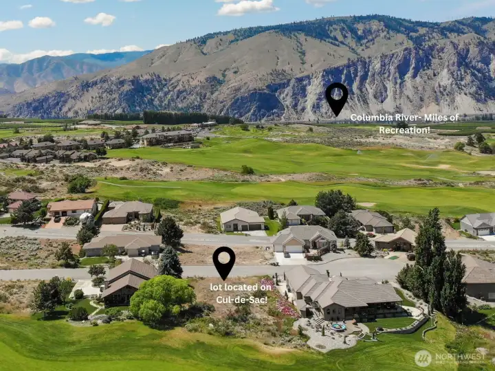 Columbia River and miles of recreation is just minutes away!