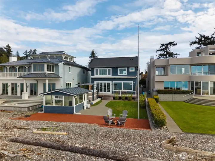 Seamless waterfront living