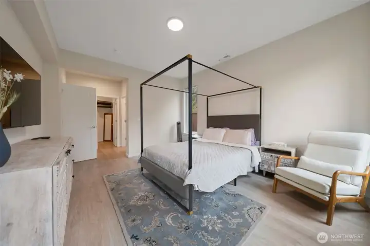 Main level guest suite - another view