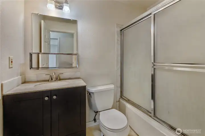 Main bathroom. Main bathroom.