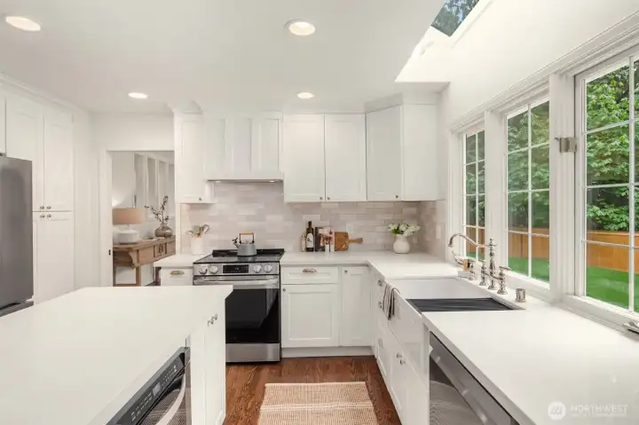 Custom Hood Range and farmhouse sink Custom Hood Range and farmhouse sink