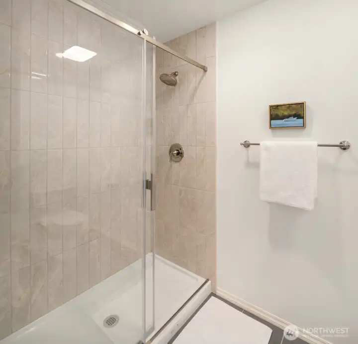 large primary shower large primary shower