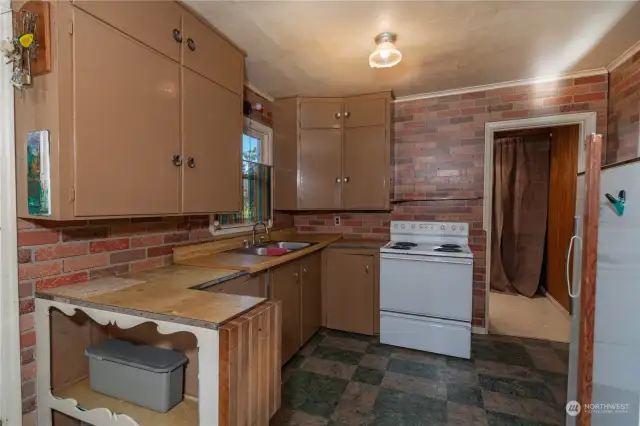 Fully Functioning Kitchen.