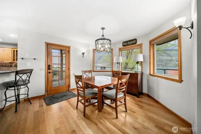 Dining room.