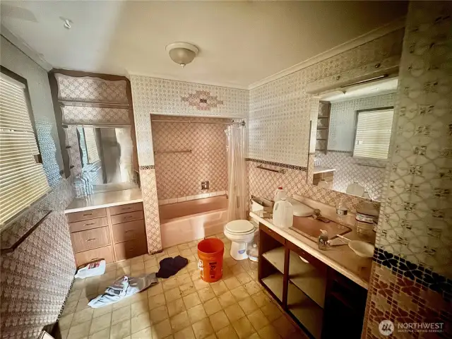 Duplex Upper Bath