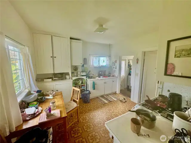 Back Cottage Large eat-in kitchen