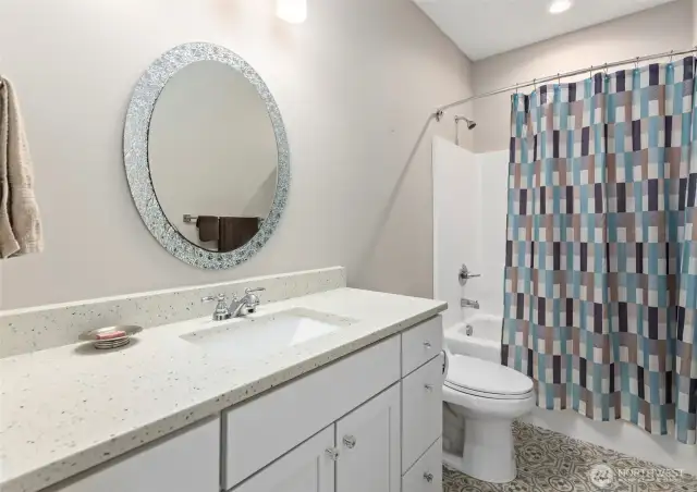 Full guest bathroom