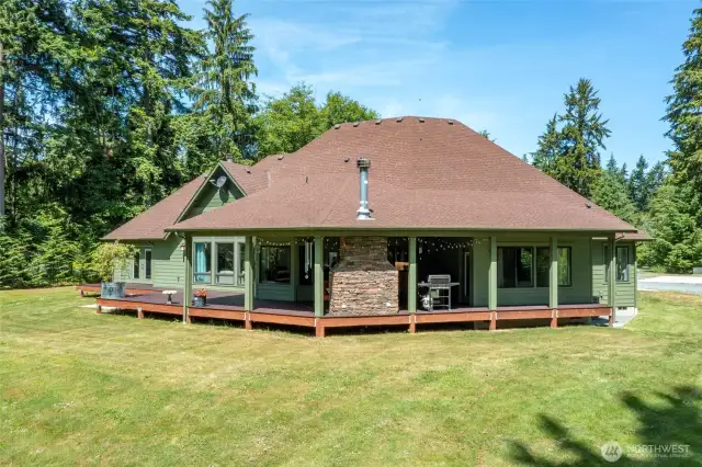 Huge wrap around deck