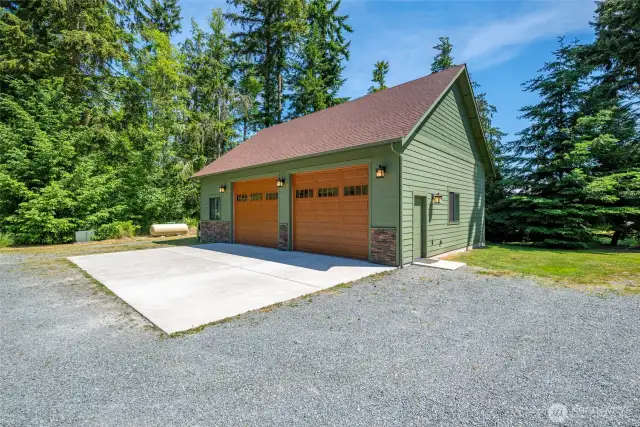 30 x 40 insulated stick built shop. Propane tank is owned & comes with generator
