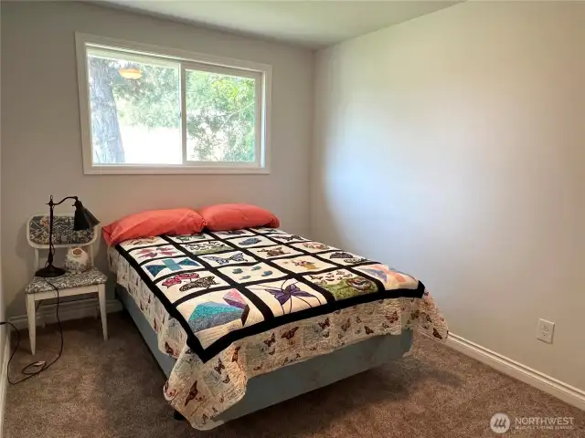 2nd bedroom.