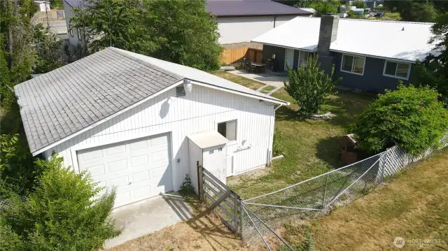 Detached 648 sf shop for additional parking and projects