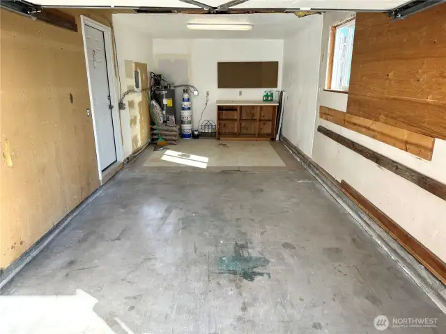 Attached 1-car garage.