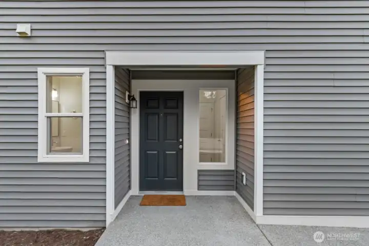 Photographs are for illustrative purposes only. Features, finishes, interior/exterior colors, landscaping and floorplan shown may vary from actual homes built.