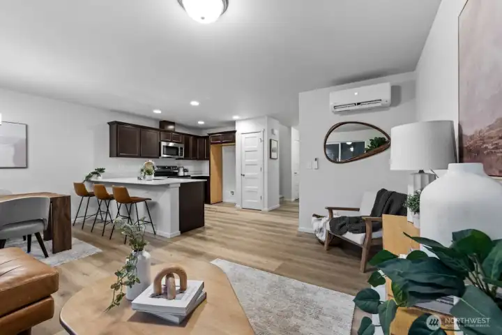 Photographs are for illustrative purposes only. Features, finishes, interior/exterior colors, landscaping and floorplan shown may vary from actual homes built.