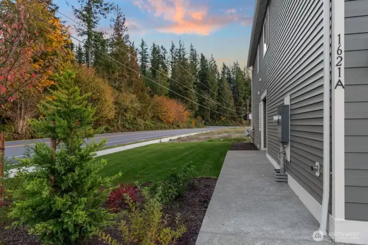 Photographs are for illustrative purposes only. Features, finishes, interior/exterior colors, landscaping and floorplan shown may vary from actual homes built.