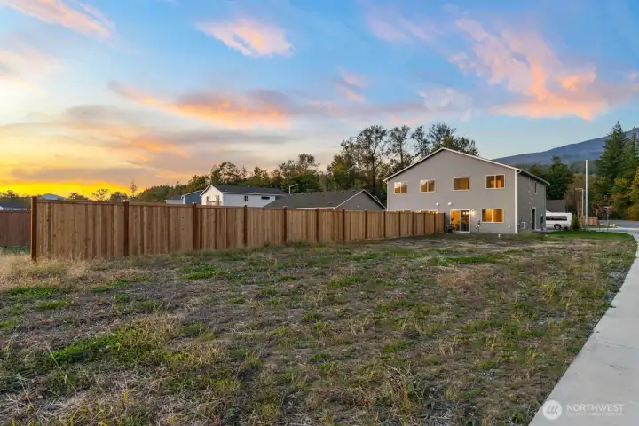 Photographs are for illustrative purposes only. Features, finishes, interior/exterior colors, landscaping and floorplan shown may vary from actual homes built.