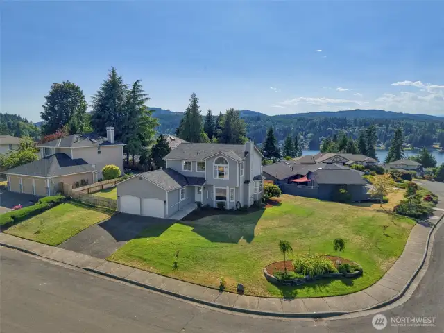 Welcome to Dockside at Kitsap Lake!