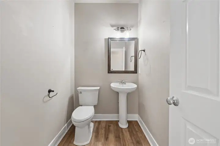 Main floor bathroom~