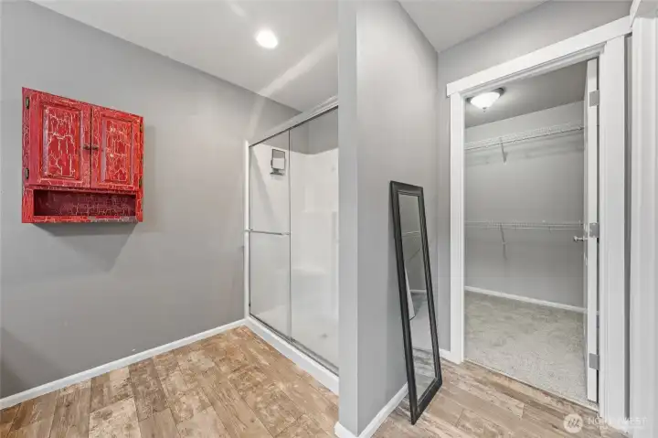 Separate shower and big walk-in closet