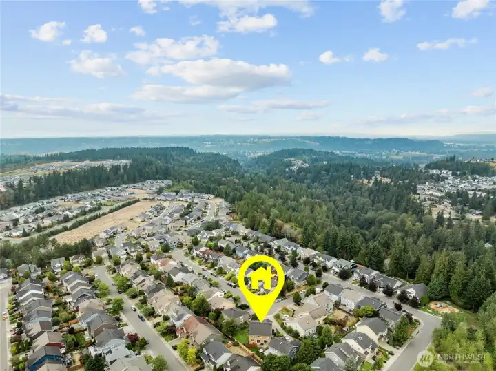 Super close to schools, shopping, restaurants and 410!