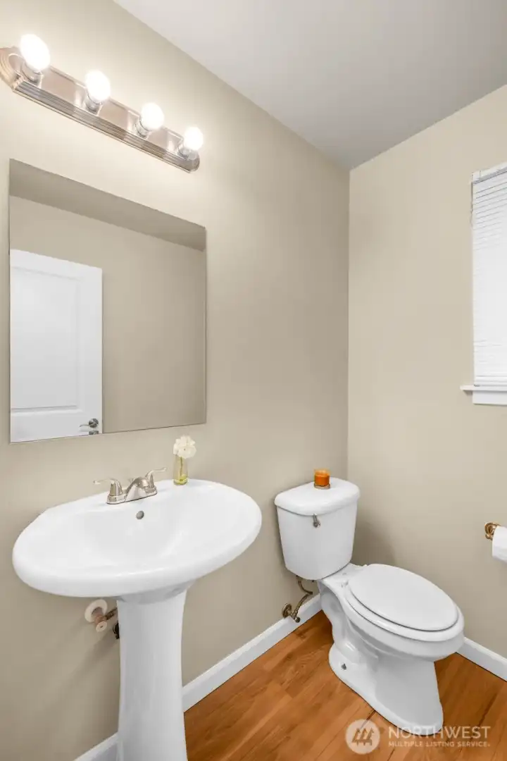 Lower floor 1/2 bath