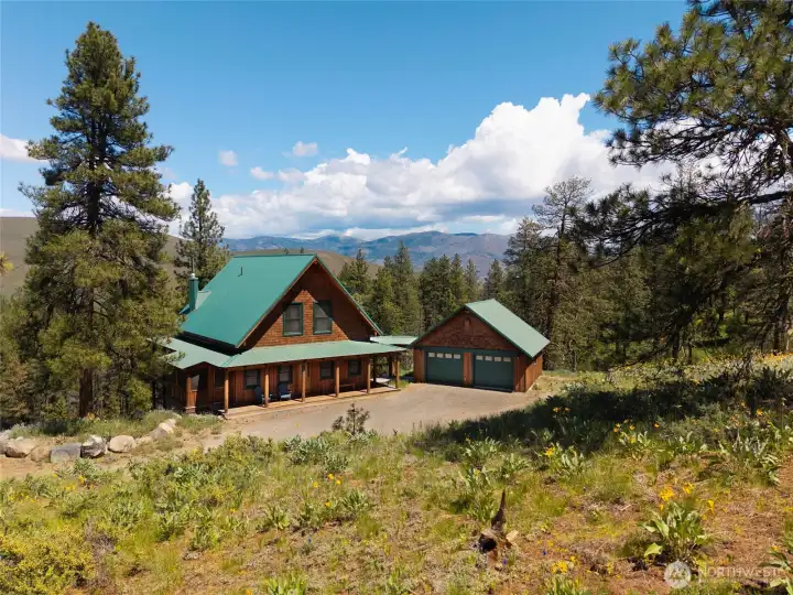 Beautiful well maintained home in the Methow Valley. Beautiful well maintained home in the Methow Valley.
