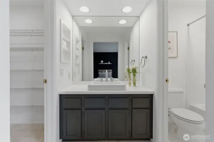 2nd Bedroom walk in closet and full bathroom
