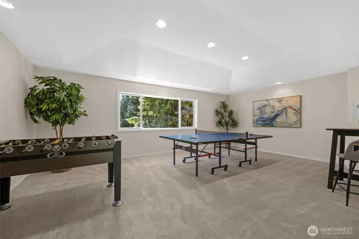 Pool Table sized Bonus Room could also be configured as a 4th bedroom Pool Table sized Bonus Room could also be configured as a 4th bedroom