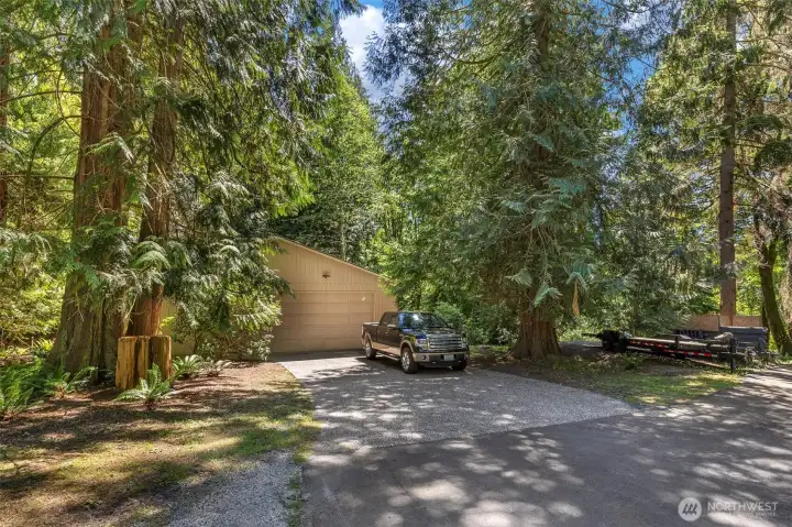 40' x 40' Shop with separate power. 40' x 40' Shop with separate power.