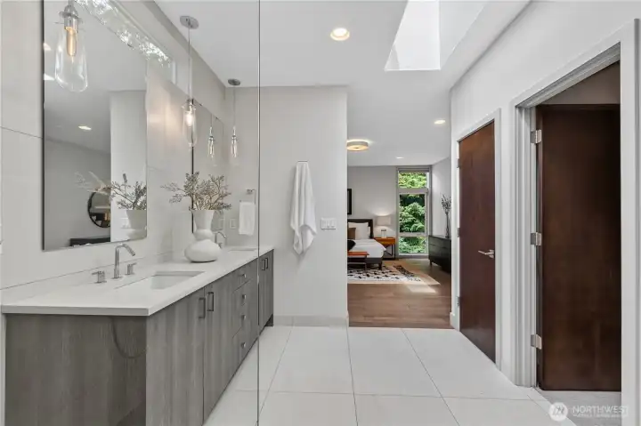 Dual vanity in primary bath